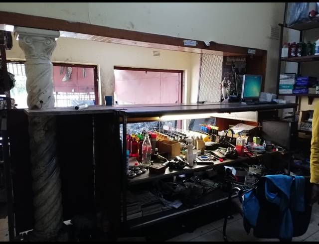 150M² WORKSHOP FOR SALE IN RUSTENBURG CENTRAL